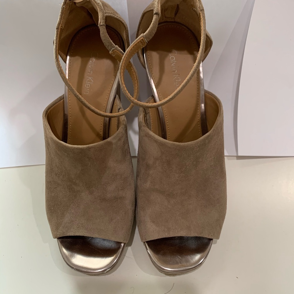 Calvin Klein Sandals Tan Color sz 7.5